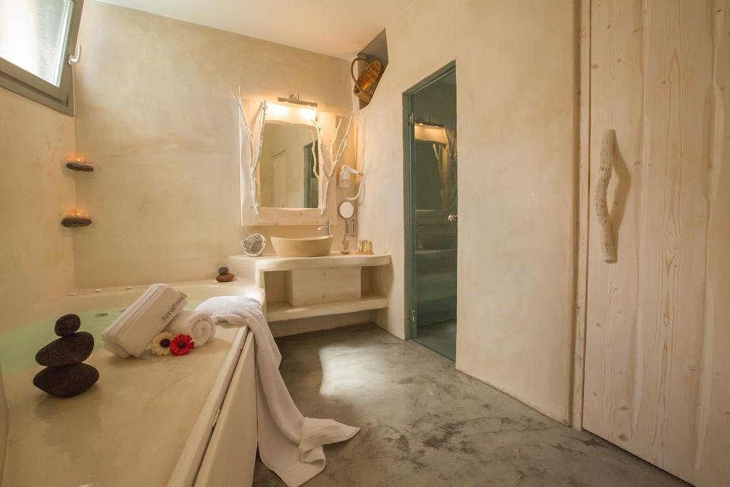 Love Nest With Hot Tub, Hammam & Outdoor Cinema Akrotírion Zewnętrze zdjęcie