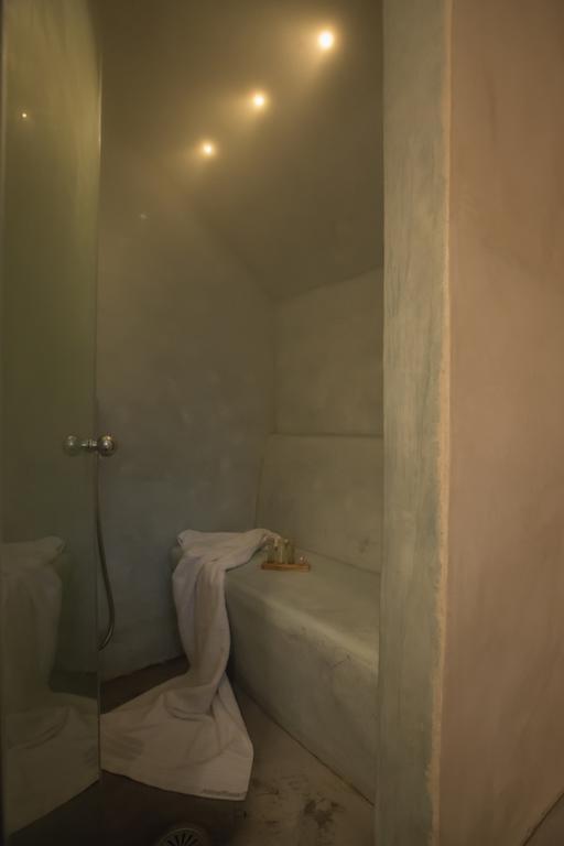 Love Nest With Hot Tub, Hammam & Outdoor Cinema Akrotírion Zewnętrze zdjęcie